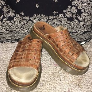 Dr. Martens vintage sandals / slides
